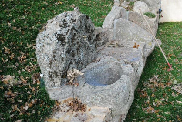 Lavabo in pietra da giardino